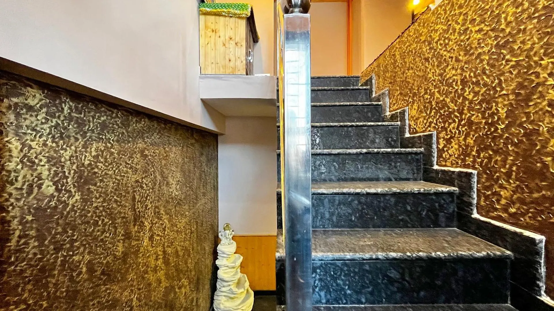 Puri'S Bnb Shimla Bed & Breakfast