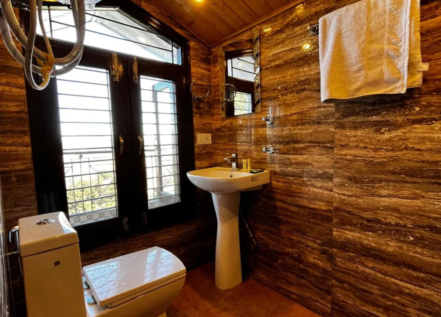 Puri'S Bnb Shimla Bed & Breakfast